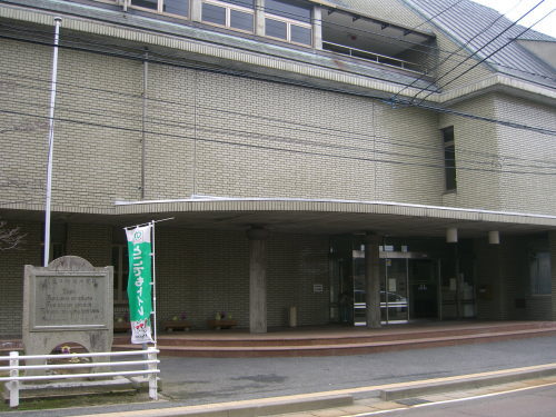 新発田市立図書館２